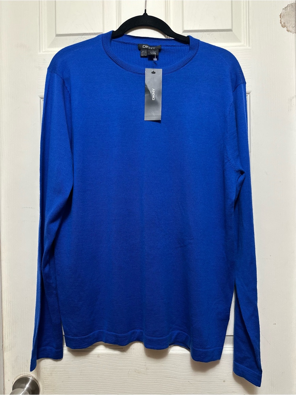 DKNY Men’s Royal Blue 100% Wool Sweater 
Size Large NWT #572 Made in Hongkong